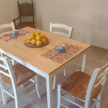 Nyaraló Lamia Giulia *